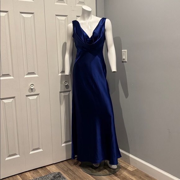 NWOT Vince Camuto royal blue satin drape neck gown - Picture 3 of 14